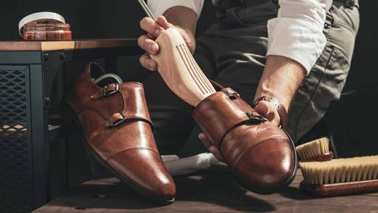 Le tue scarpe di pelle cigolano? Cause e soluzioni