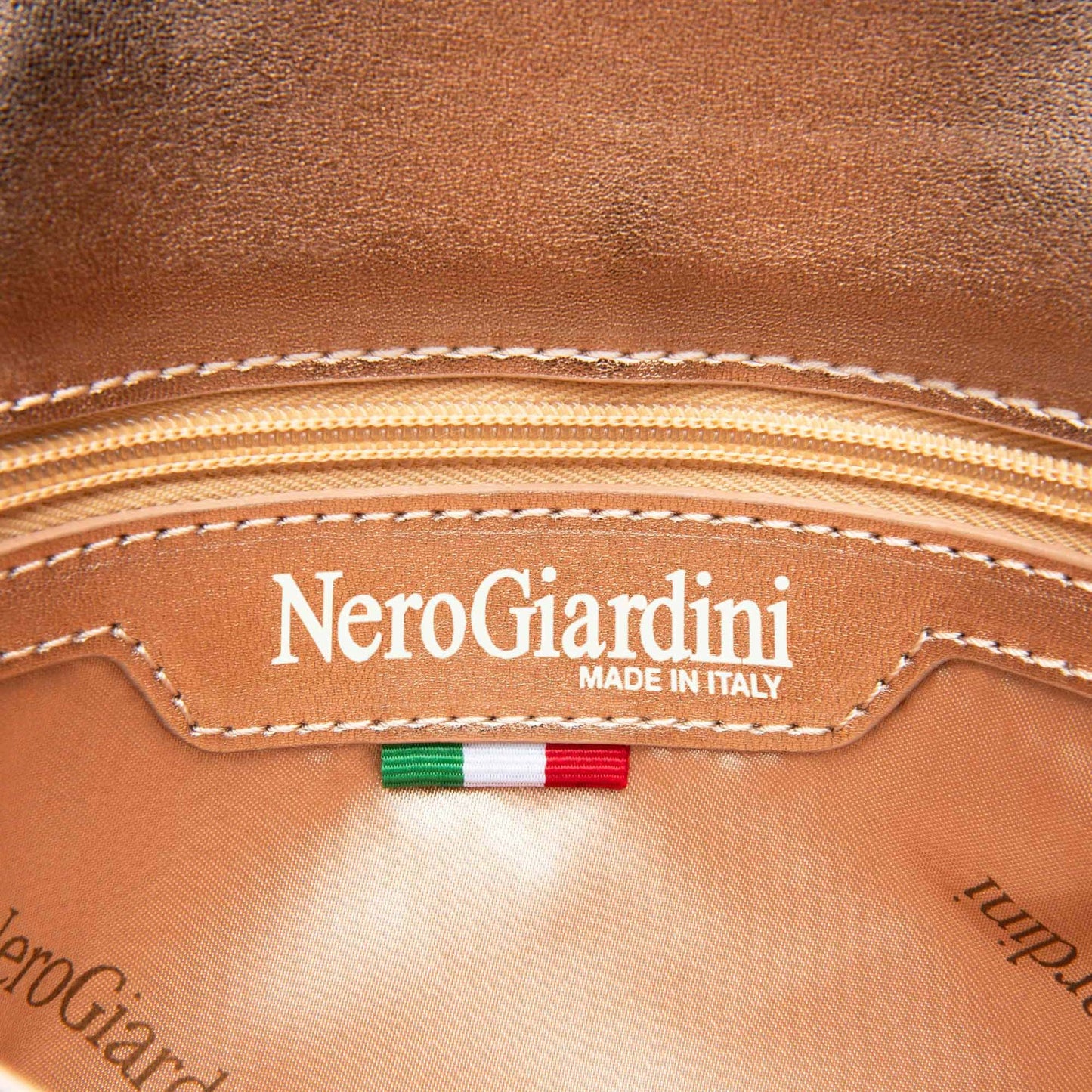 Borsa NeroGiardini pochette tracolla E543903DE-434 oro
