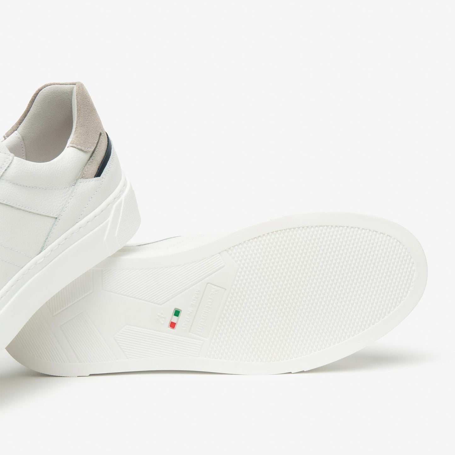 Sneakers NeroGiardini Uomo E601130-707 in Pelle Bianca | Pratiche con Cerniera
