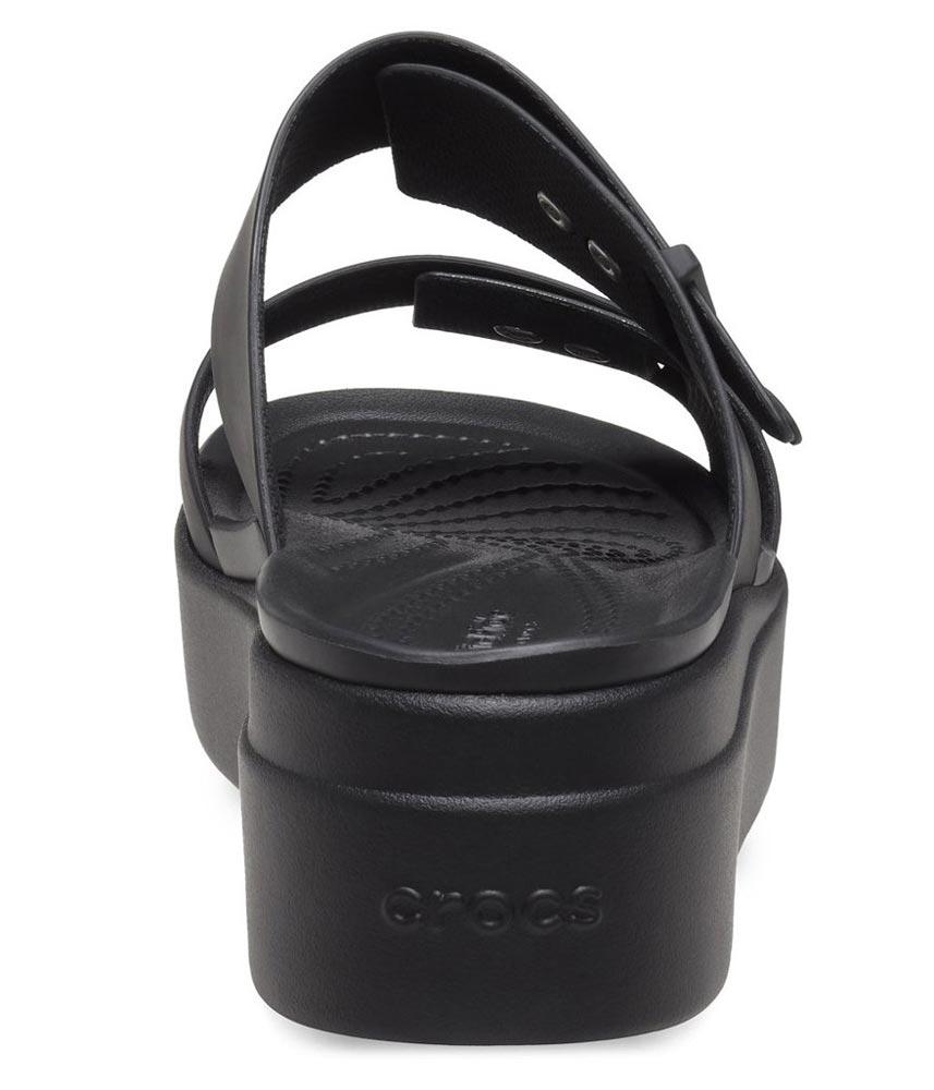 Sandali Crocs Brooklyn Buckle Low Wedge 207431-001 nero