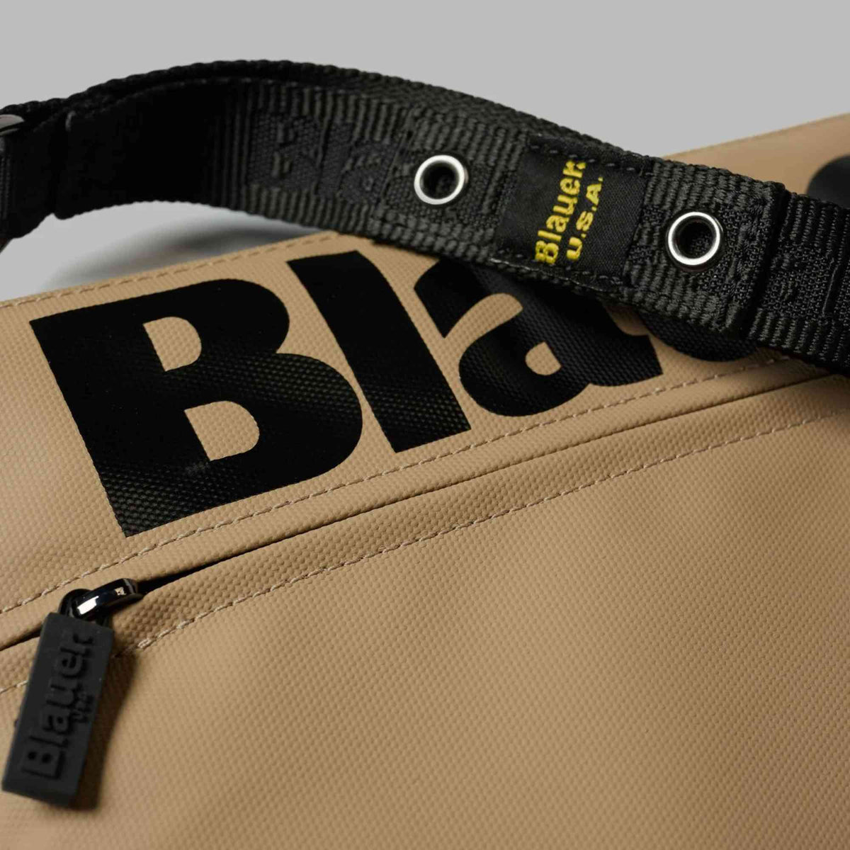 Pochette Blauer CONEY03 beige con chiusura zip e tasca frontale