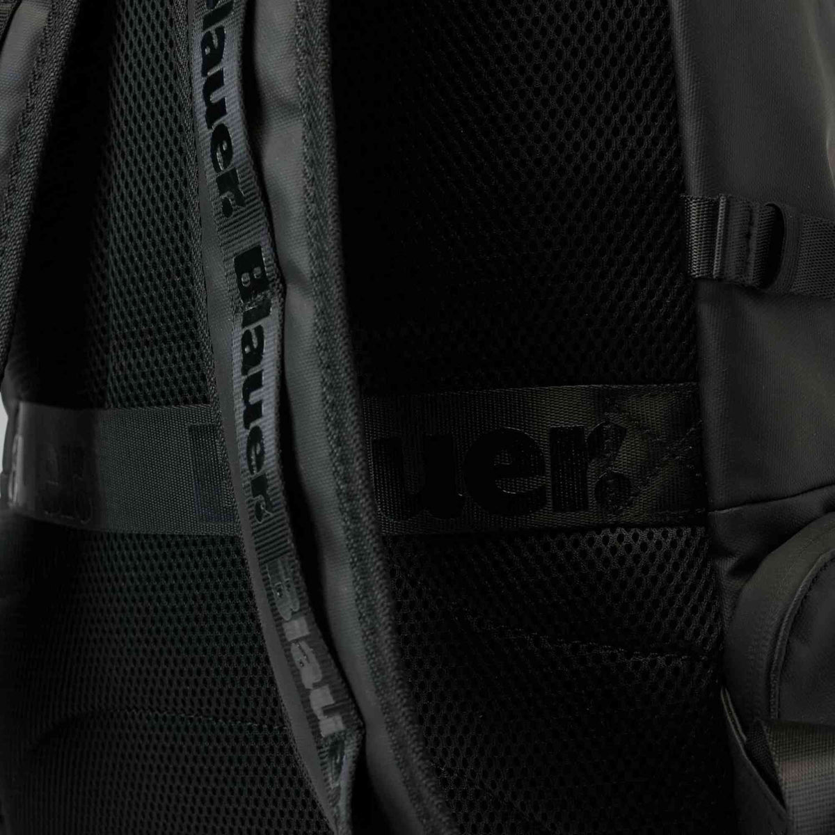 Zaino Blauer WORCE03 uomo nero, dettaglio tasche con zip