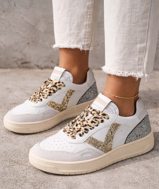Come Vestono le Sneakers Victoria? Guida Completa a Taglie e Calzata