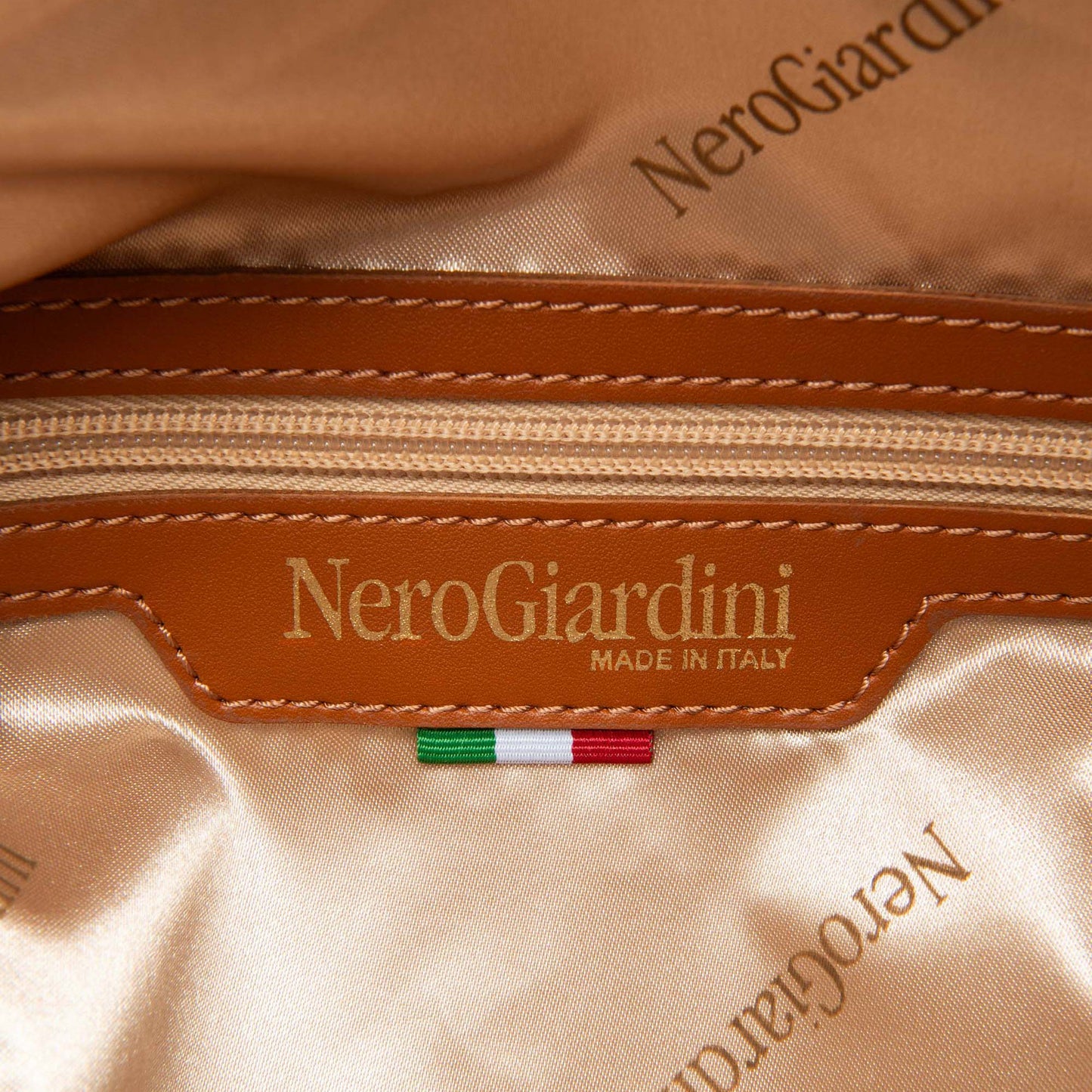 Borsa Hobo NeroGiardini E644241D-400