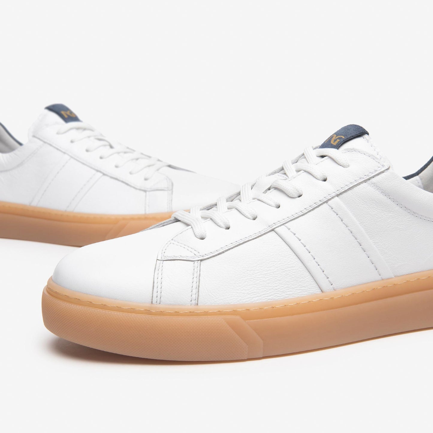 Sneakers NeroGiardini Uomo E500695-707 in Pelle Bianca | Comode Made in Italy