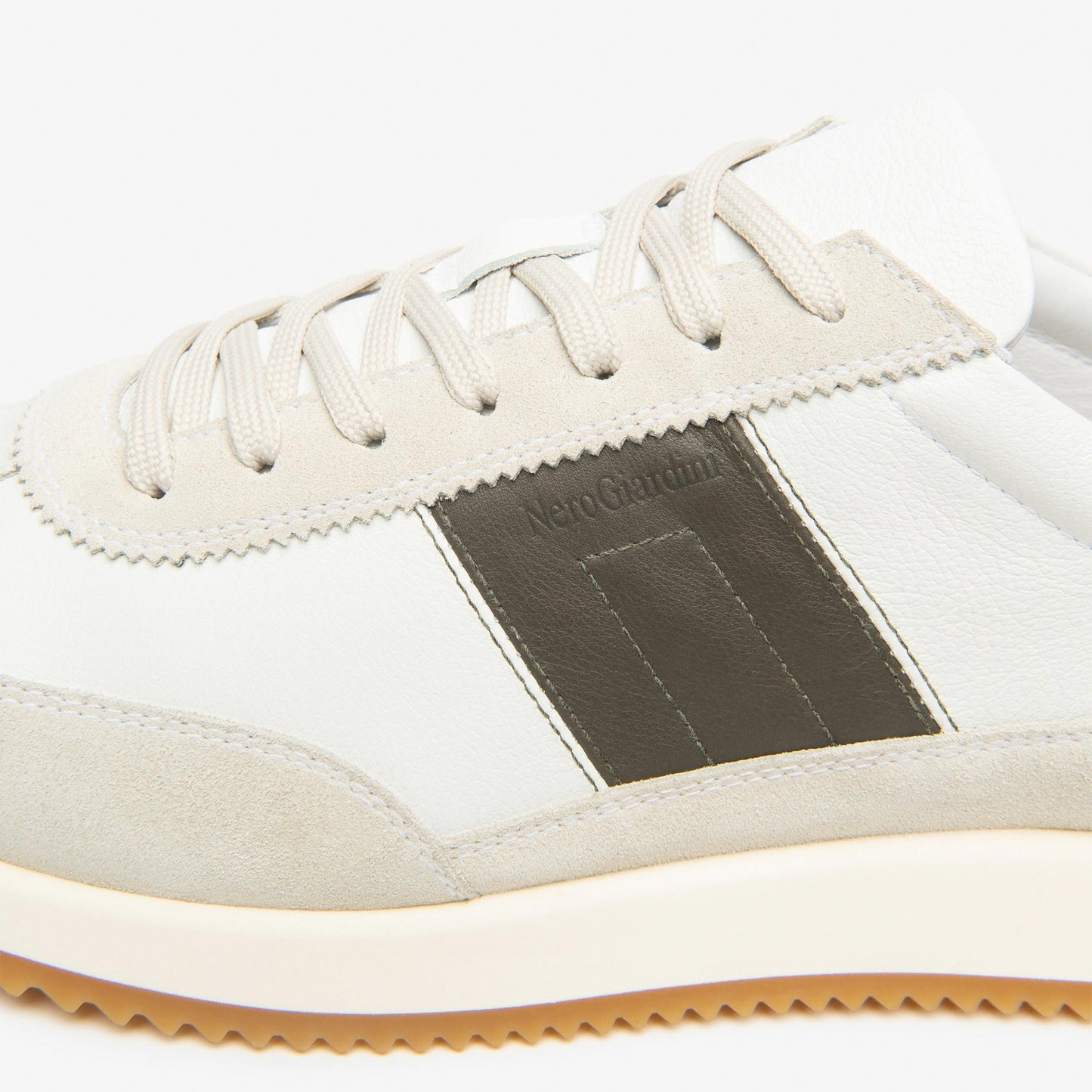 Sneakers NeroGiardini Running Uomo E601110-714 in Pelle Bianca | Comode Made in Italy
