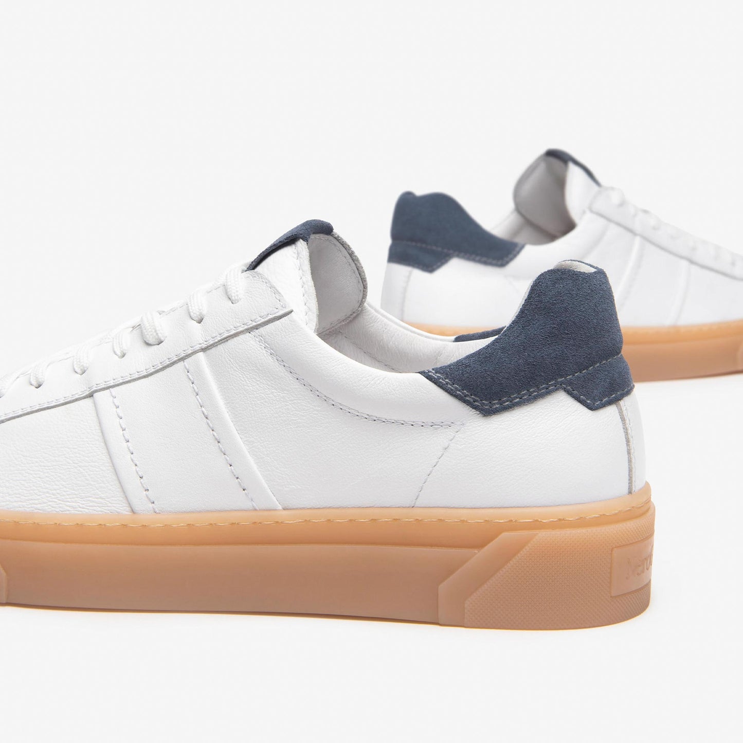 Sneakers NeroGiardini Uomo E500695-707 in Pelle Bianca | Comode Made in Italy