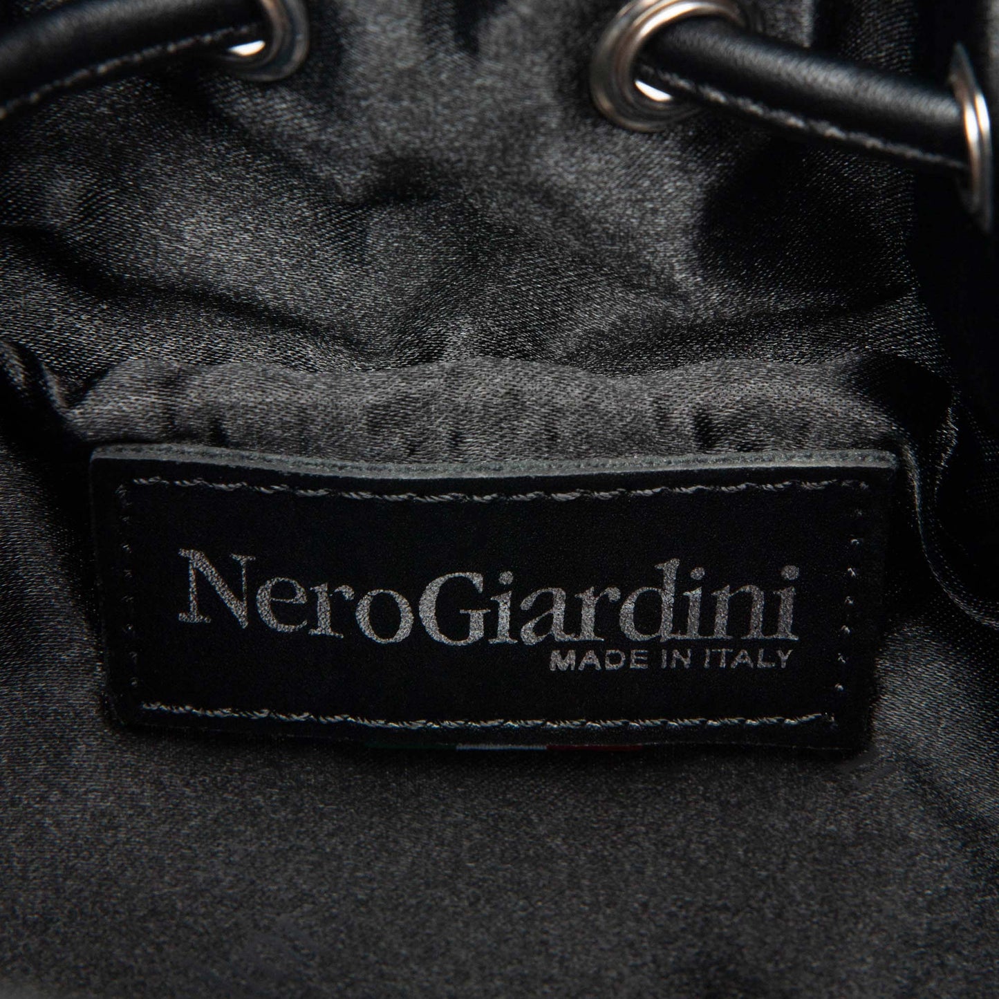 Borsa a secchiello NeroGiardini E644124DE-100 donna