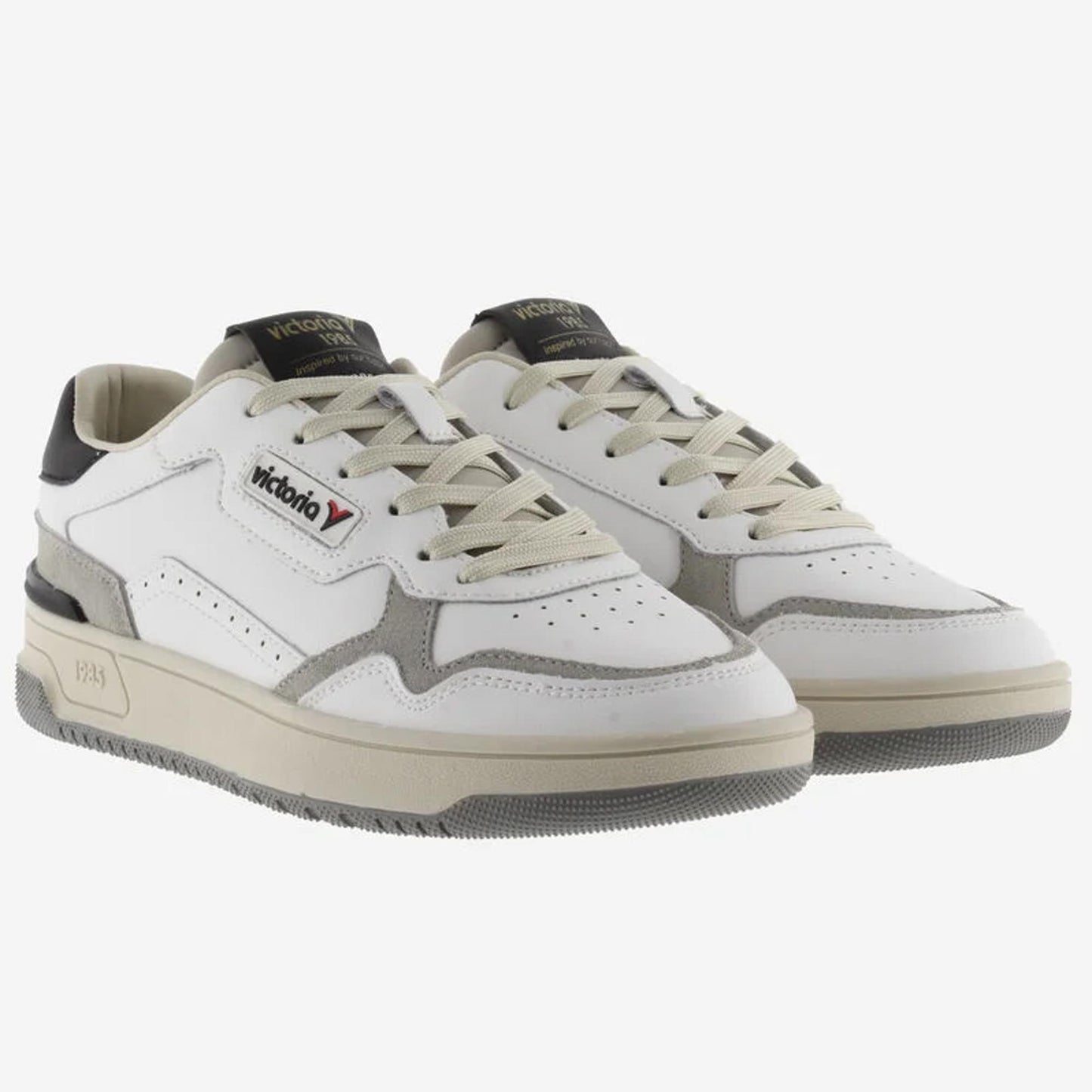 Acquista Victoria C80 Classic 8800119 bianco nero: sneakers unisex in pelle dal design rétro, comode e versatili. Scopri taglie e spedizione Toma Calzature