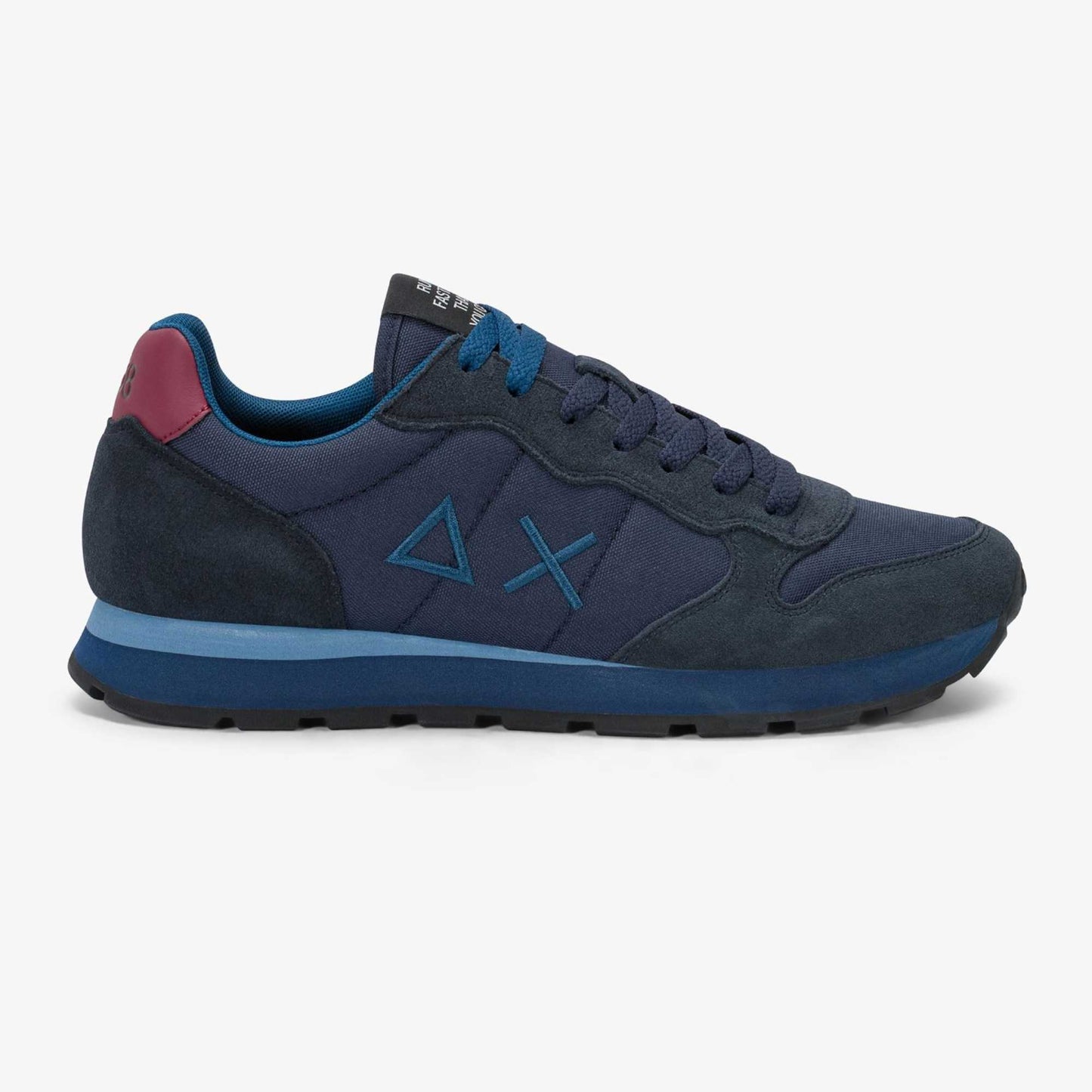 Acquista le sneakers SUN68 Tom Solid uomo Z46101-0735 Blu Navy in nylon e suede. Stile running, leggere e versatili. Spedizione veloce da Toma Calzature