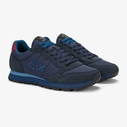 Acquista le sneakers SUN68 Tom Solid uomo Z46101-0735 Blu Navy in nylon e suede. Stile running, leggere e versatili. Spedizione veloce da Toma Calzature