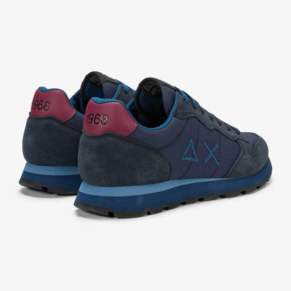 Acquista le sneakers SUN68 Tom Solid uomo Z46101-0735 Blu Navy in nylon e suede. Stile running, leggere e versatili. Spedizione veloce da Toma Calzature