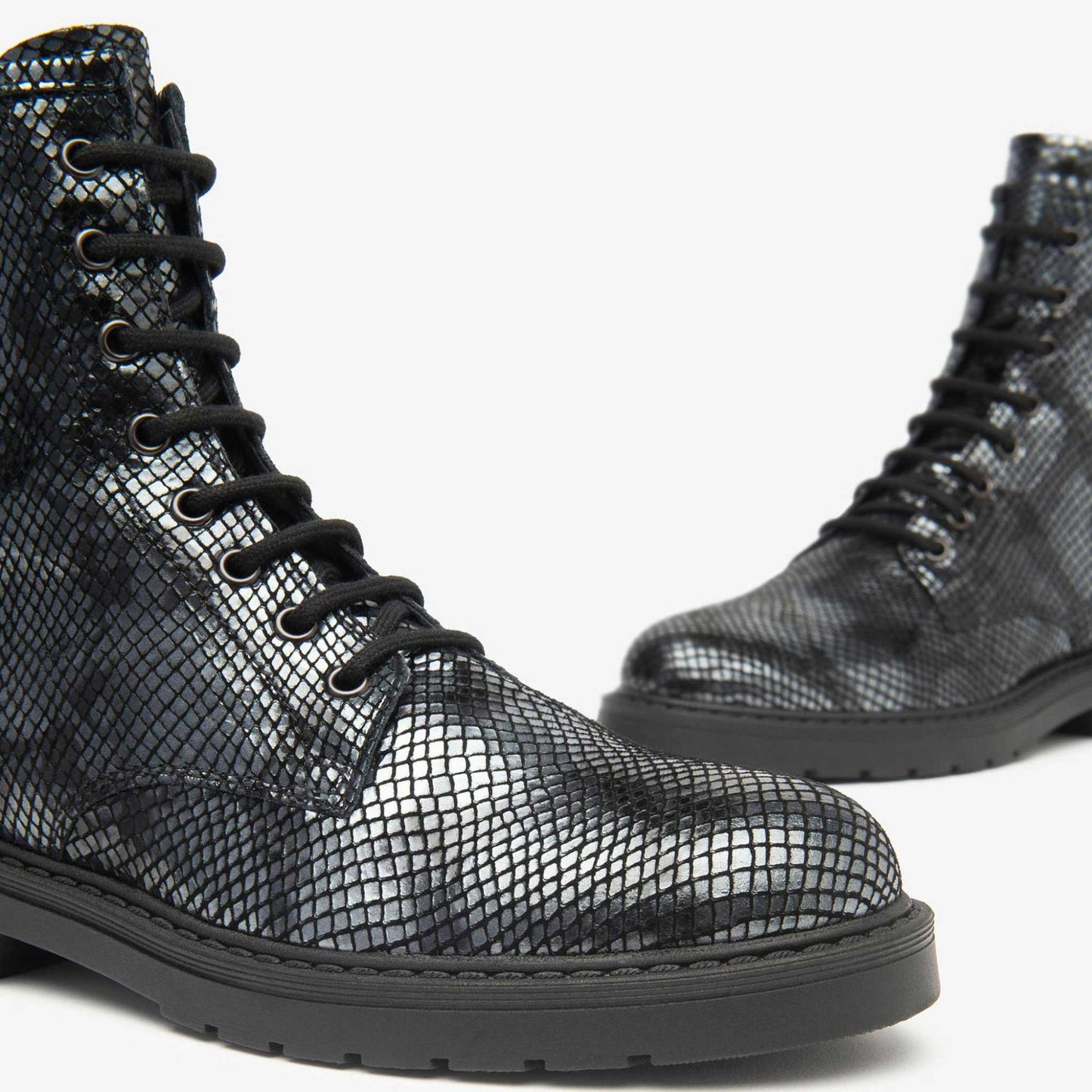 Anfibi NeroGiardini Donna I513946D | Scarpe Pelle Nera