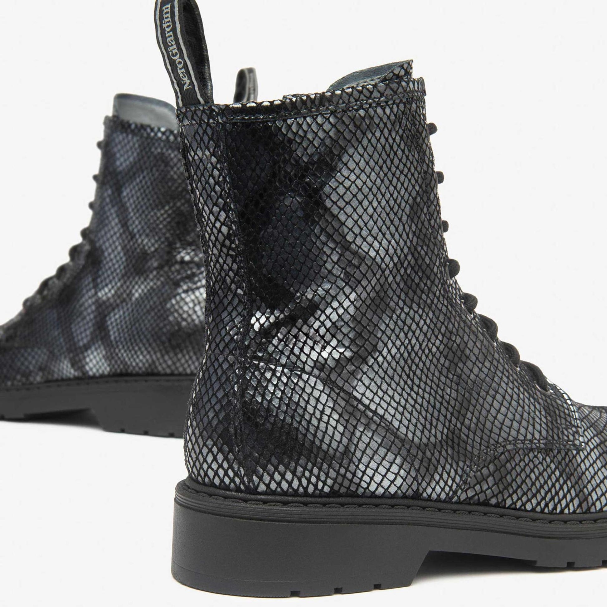 Anfibi NeroGiardini Donna I513946D | Scarpe Pelle Nera