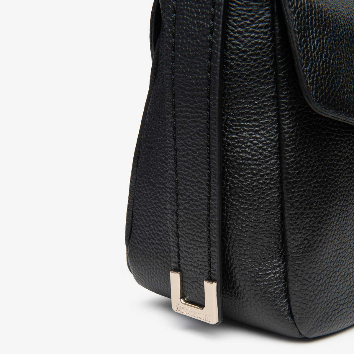 Borsa NeroGiardini donna I644325D-100 dettaglio chiusura zip