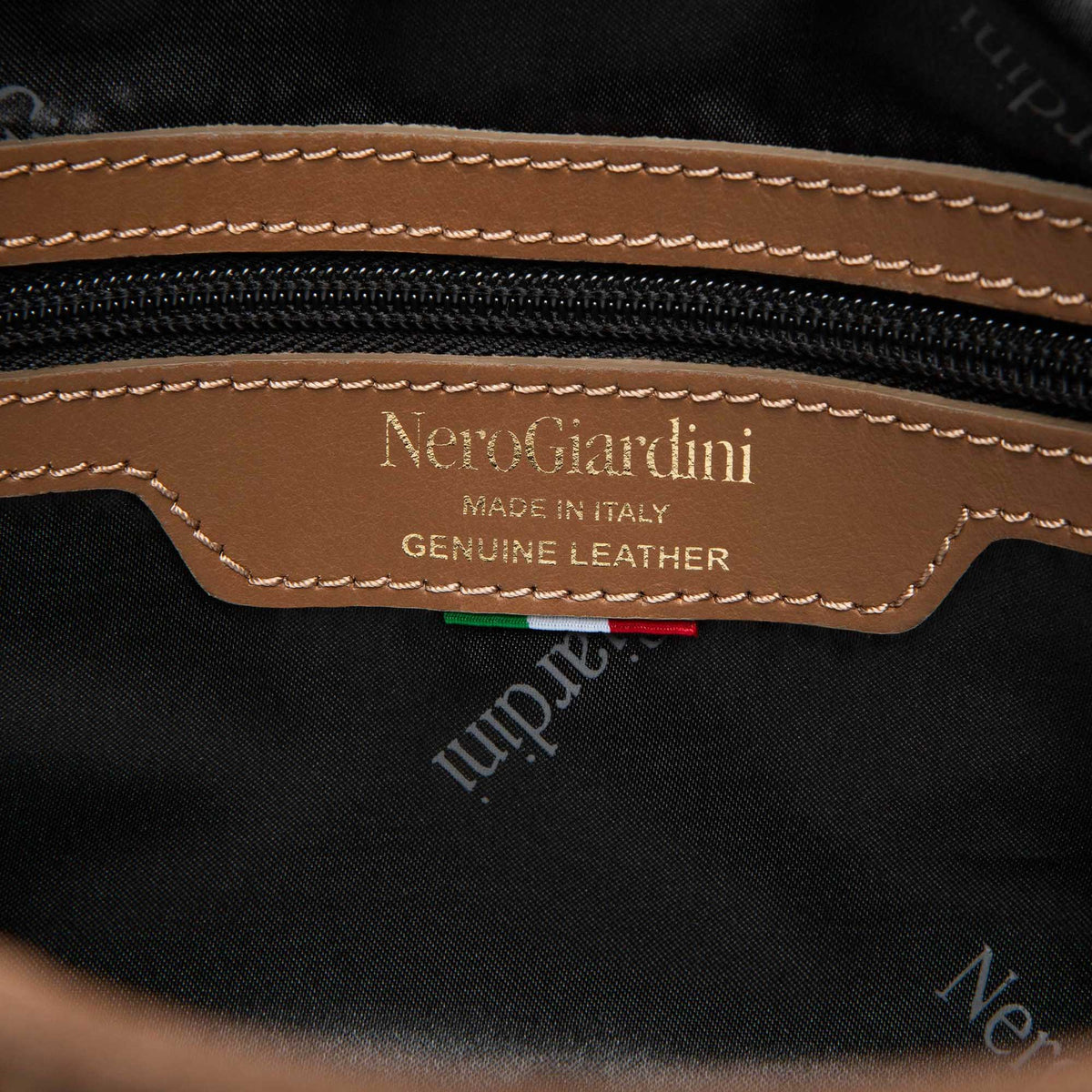 Borsa donna NeroGiardini in pelle scamosciata Mou autunno inverno