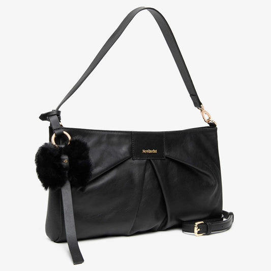 Dettaglio borsa a spalla NeroGiardini nera in pelle Made in Italy