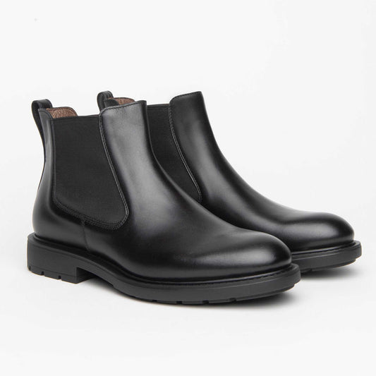 Scopri NeroGiardini I001663U-100, stivaletto Chelsea uomo in pelle nera Made in Italy. Comfort e stile per l'Autunno Inverno. Acquista da Toma Calzature.