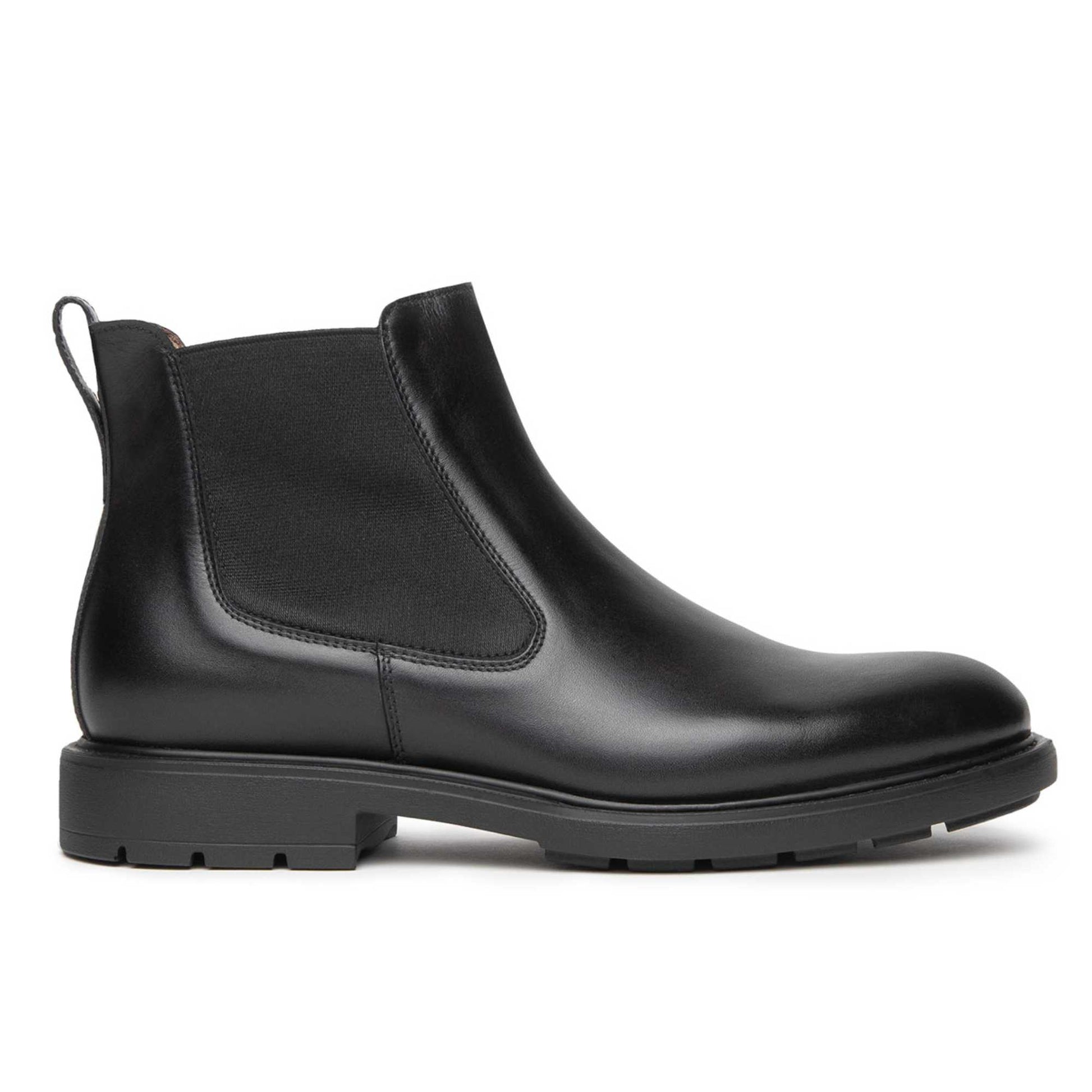 Scopri NeroGiardini I001663U-100, stivaletto Chelsea uomo in pelle nera Made in Italy. Comfort e stile per l'Autunno Inverno. Acquista da Toma Calzature.