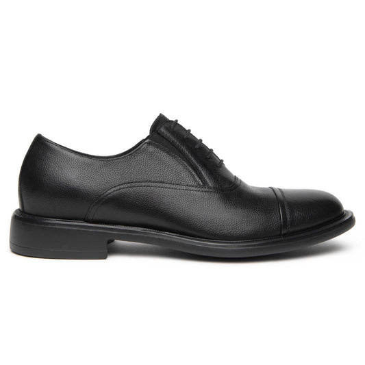 Scopri le NeroGiardini I601230UE-100, stringate uomo in pelle nera Made in Italy. Eleganti e comode, ideali per ufficio e cerimonie. Acquista online