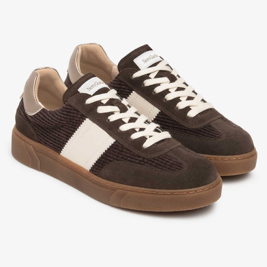 Scopri le sneakers NeroGiardini donna I617428D-300 Testa di Moro, Made in Italy, comode e versatili. Acquista online o da TOMA Calzature a Grottammare