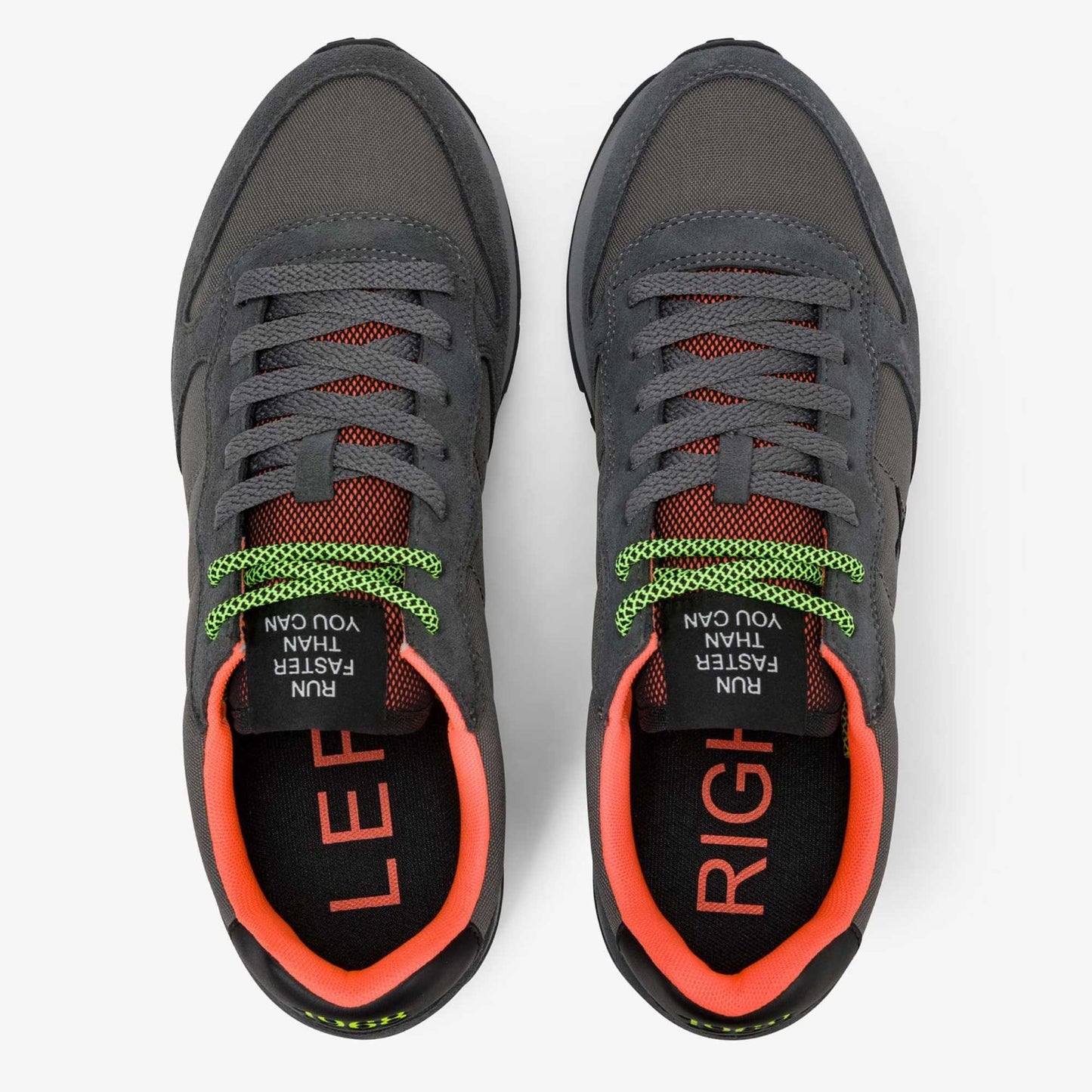 Scopri le sneakers SUN68 Uomo Tom Fluo Z46102_47 grigie in nylon e suede. Acquista online da Toma Calzature o nel negozio di Grottammare (AP).