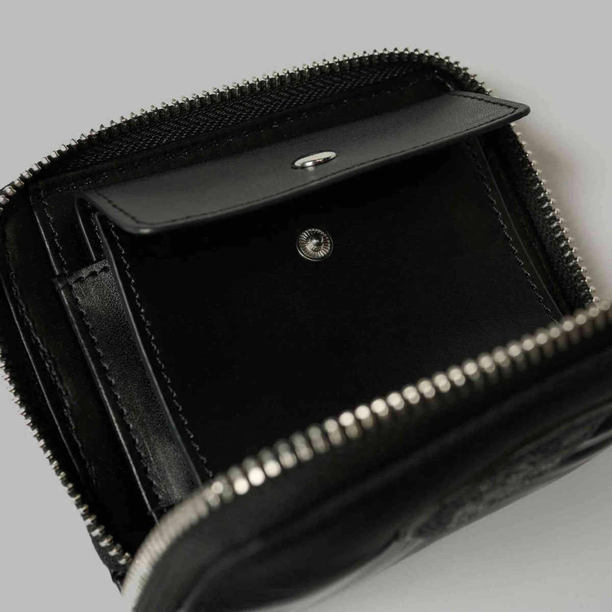 Portafoglio Blauer PALM03 donna nero in nylon imbottito con scudetto strass – fotografia 3 di 3