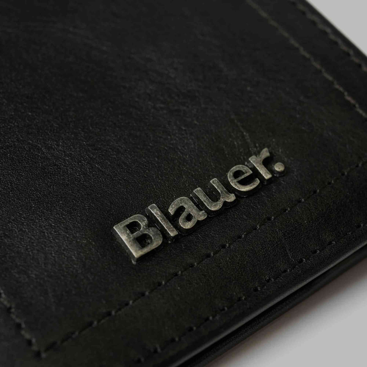 Portafoglio Blauer TRIF01 uomo in pelle nera linea Navajo – fotografia 3 di 3