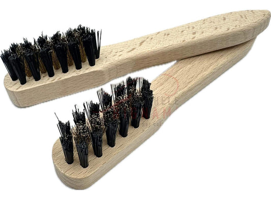 Spazzolino ottone/setola con manico in legno