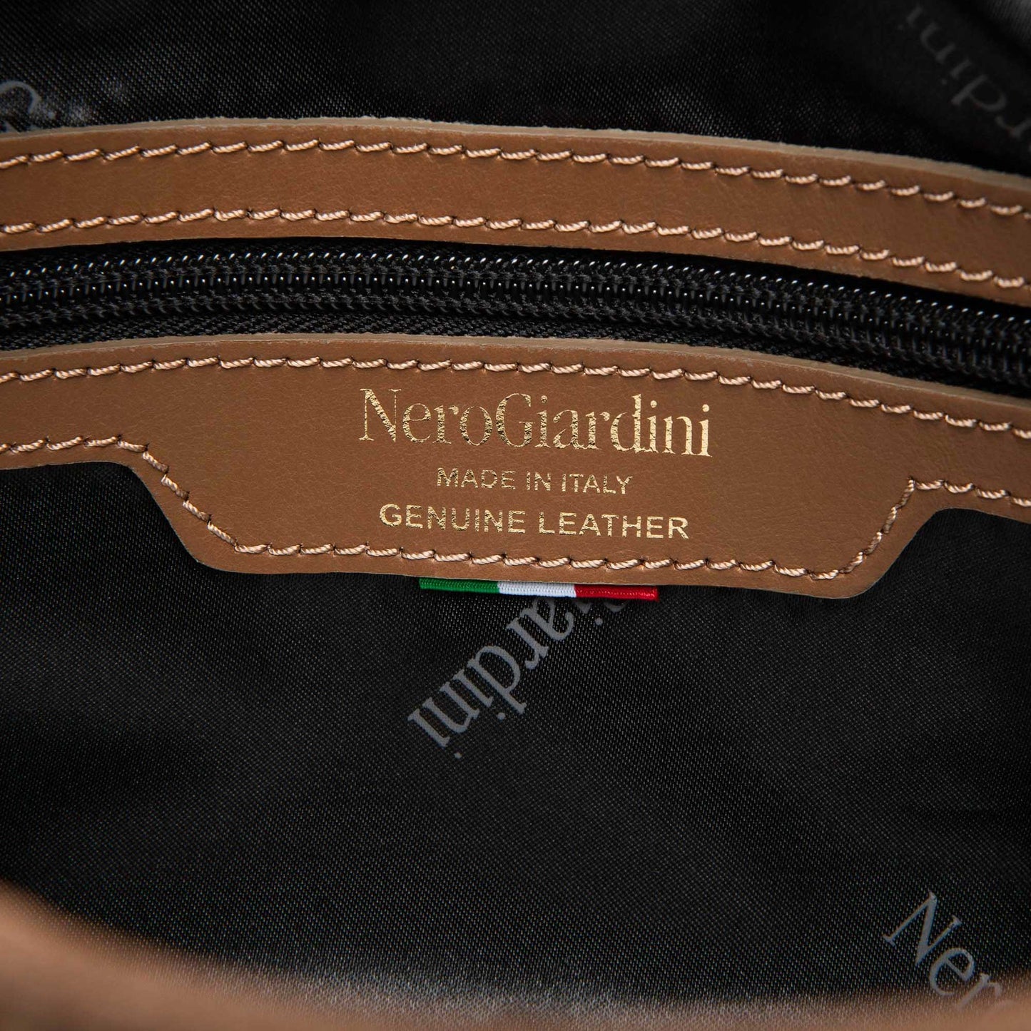 Borsa a spalla in pelle NeroGiardini I644322D-442 donna