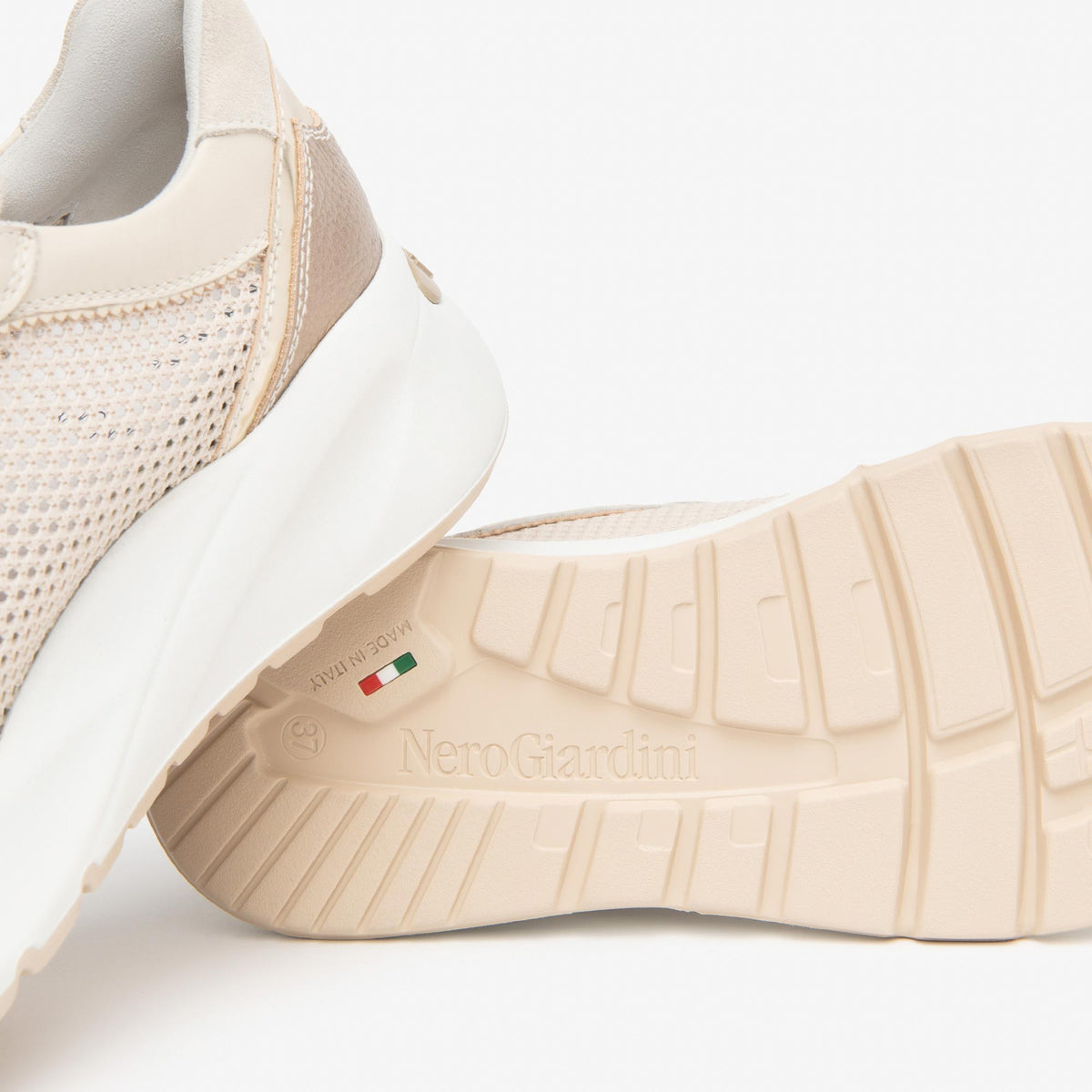 Sneakers NeroGiardini E615180D 710 Donna Pelle Traforata Beige — foto 4