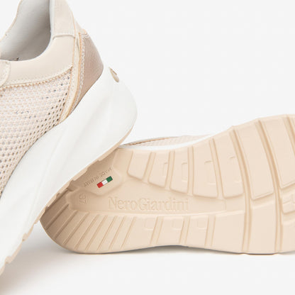 Sneakers NeroGiardini E615180D 710 Donna Pelle Traforata Beige — foto 4